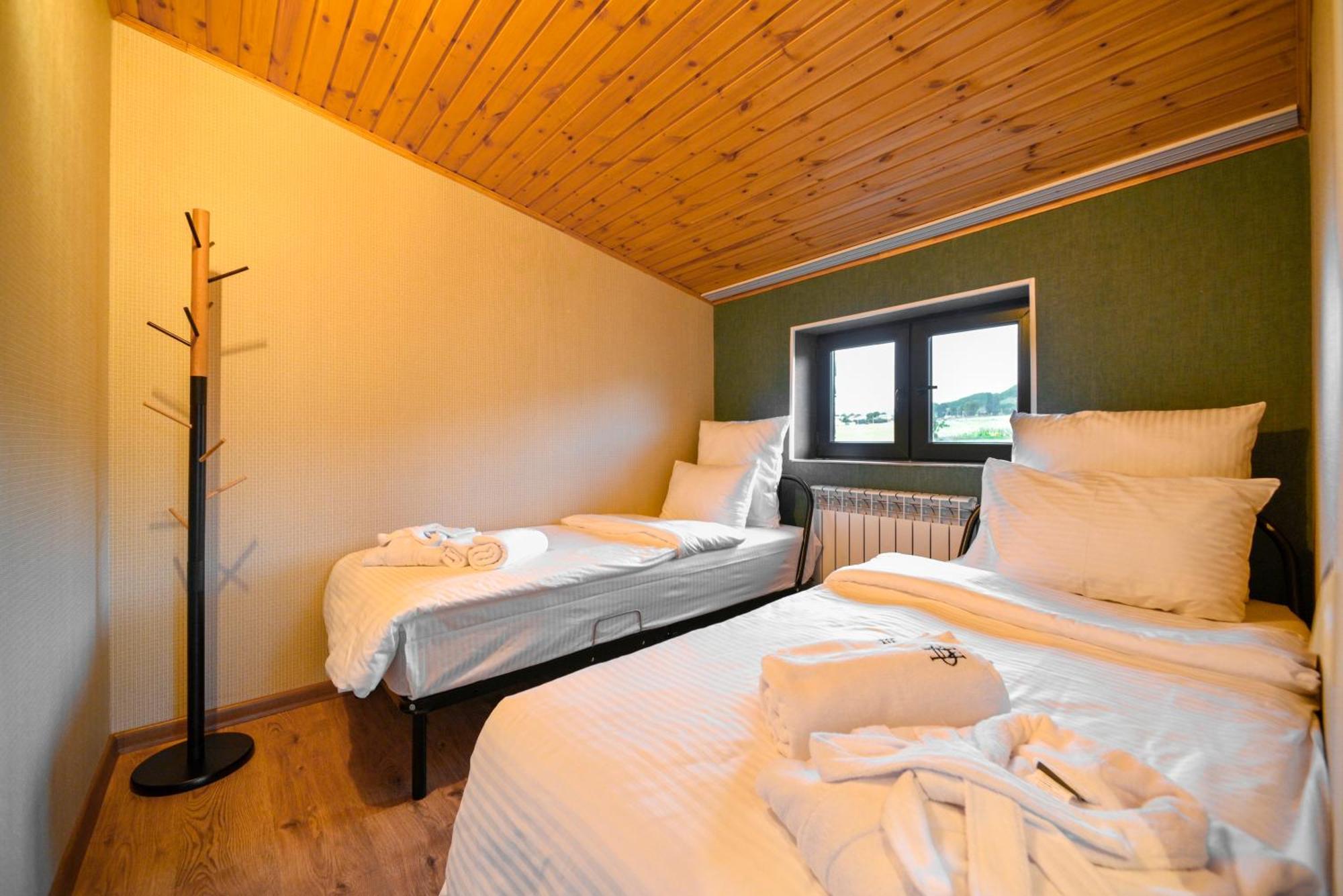 Hyuga Hotel Dsegh Bagian luar foto